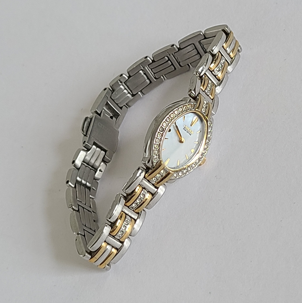Vintage Luxury Citizen Eco Drive Mother of Pearl Silver Two Tone Dress Watch